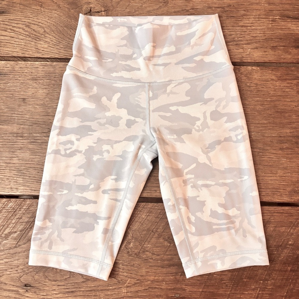 Lululemon Wunder Under HR Short 10" Ribbed Biker Incognito White Gray Camo Sz 4